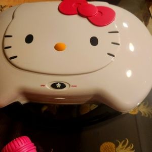 HELLO KITTY CD PLAYER